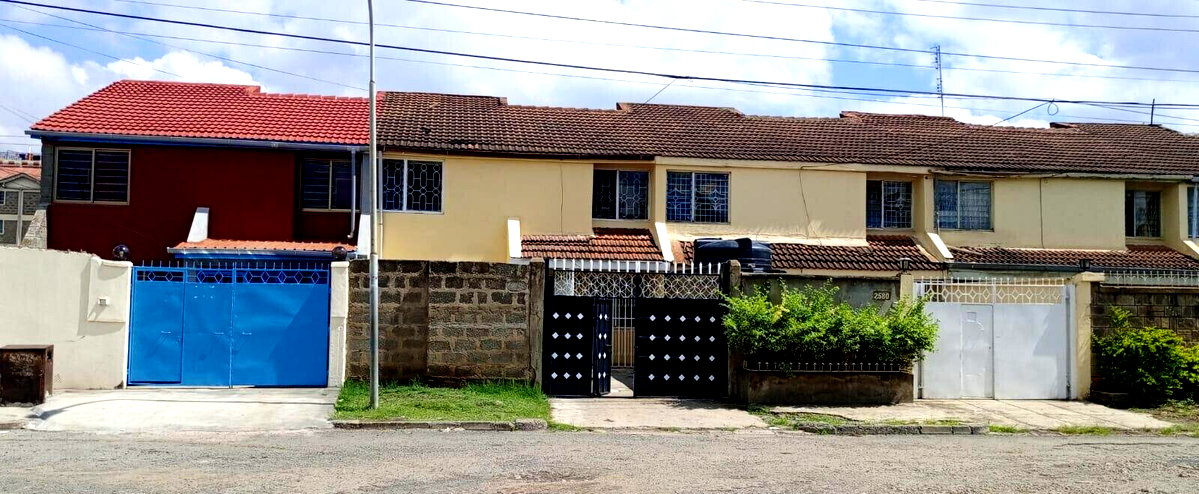 4BR Maisonette with DSQ & Private Garden - Donholm Greenfields