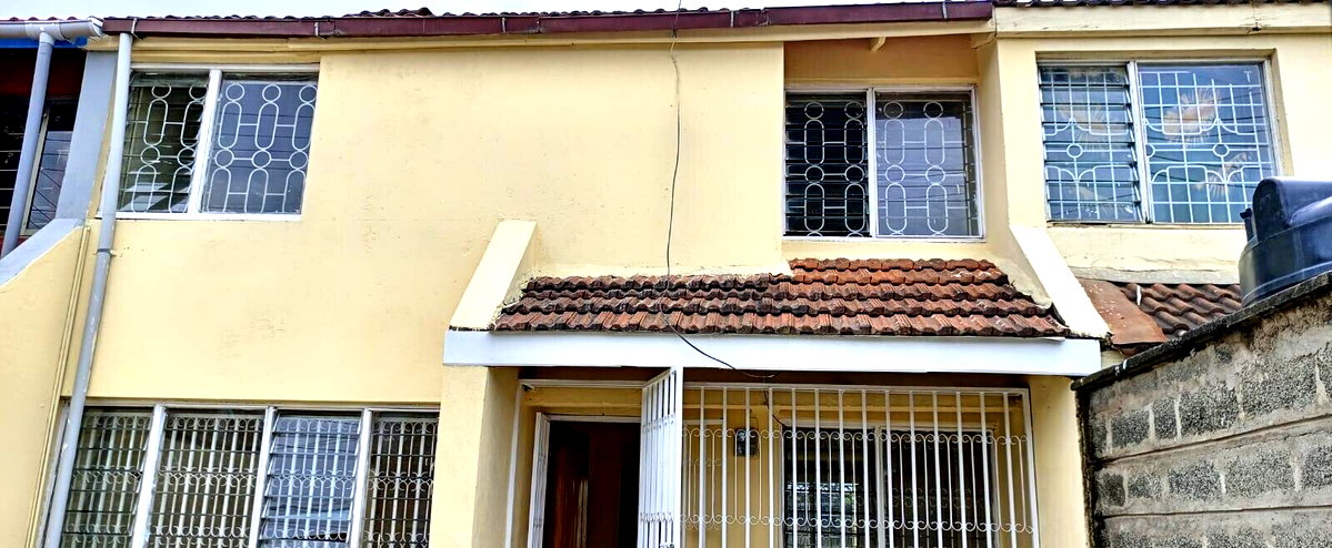 4BR Maisonette with DSQ & Private Garden - Donholm Greenfields