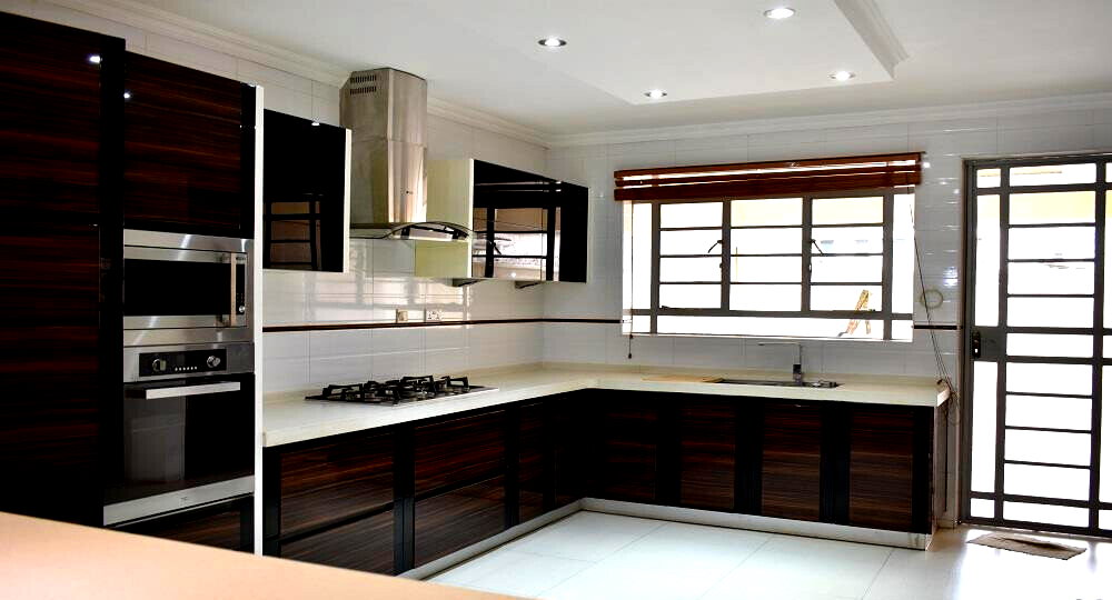 5-Ensuite Townhouse with DSQ & Inverter - Spring Valley