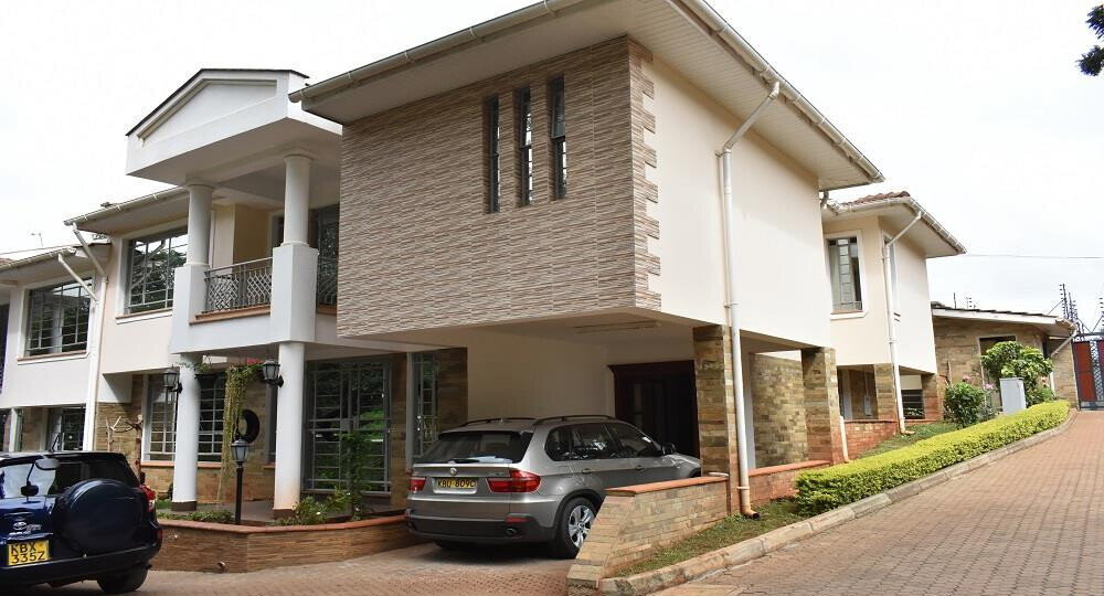 5-Ensuite Townhouse with DSQ & Inverter - Spring Valley