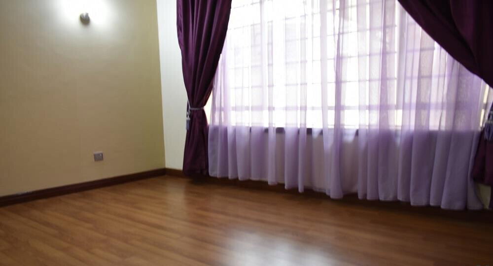 5-Ensuite Townhouse with DSQ & Inverter - Spring Valley