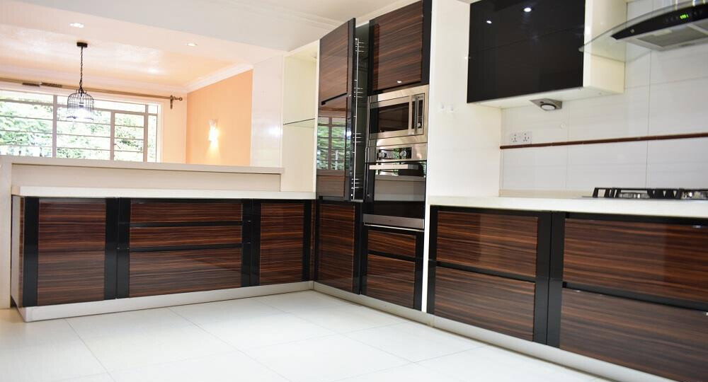 5-Ensuite Townhouse with DSQ & Inverter - Spring Valley