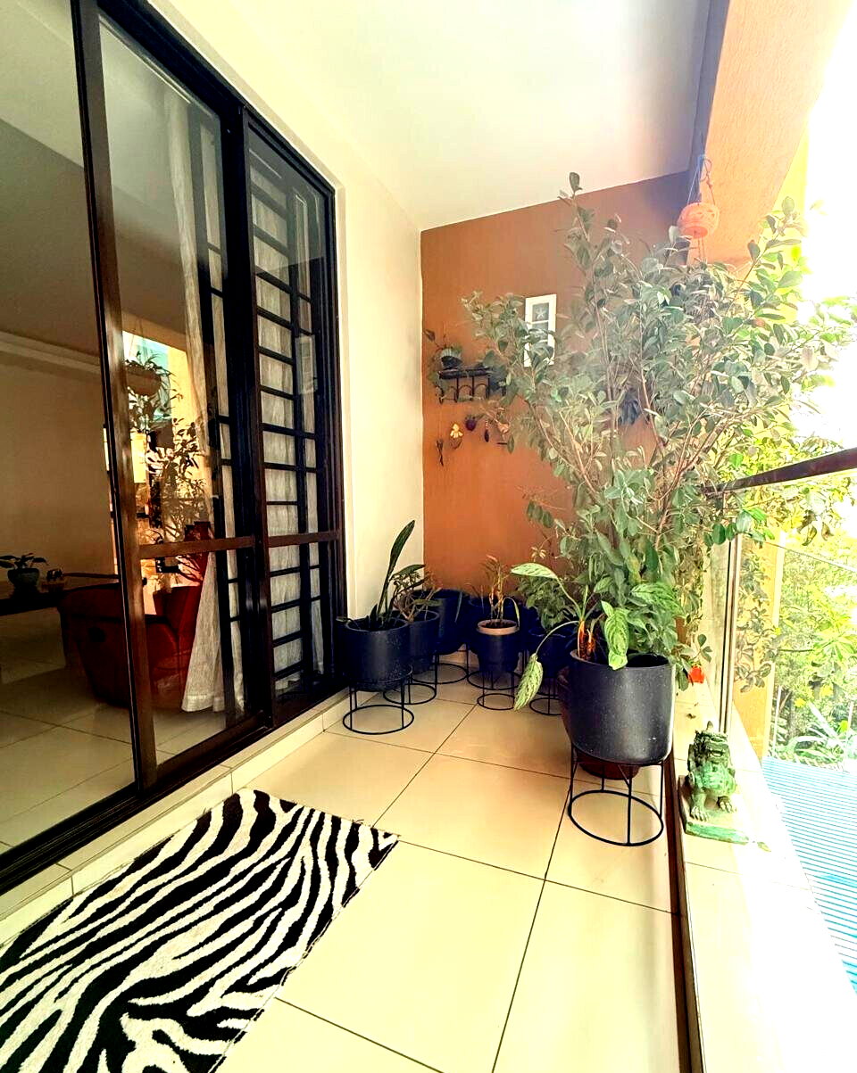 3BR All-Ensuite with Heated Pool & Pet-Friendly Policy - Spring Valley