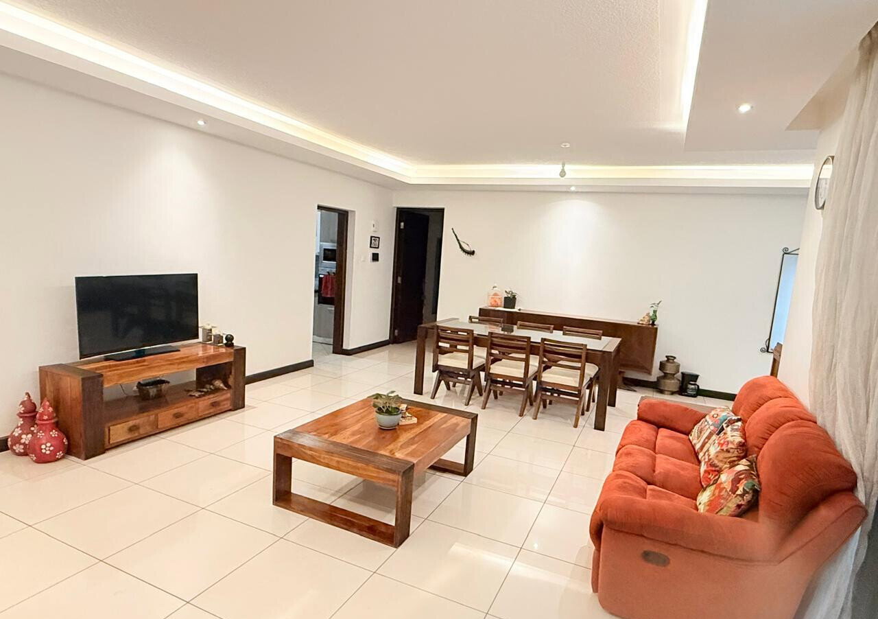 3BR All-Ensuite with Heated Pool & Pet-Friendly Policy - Spring Valley