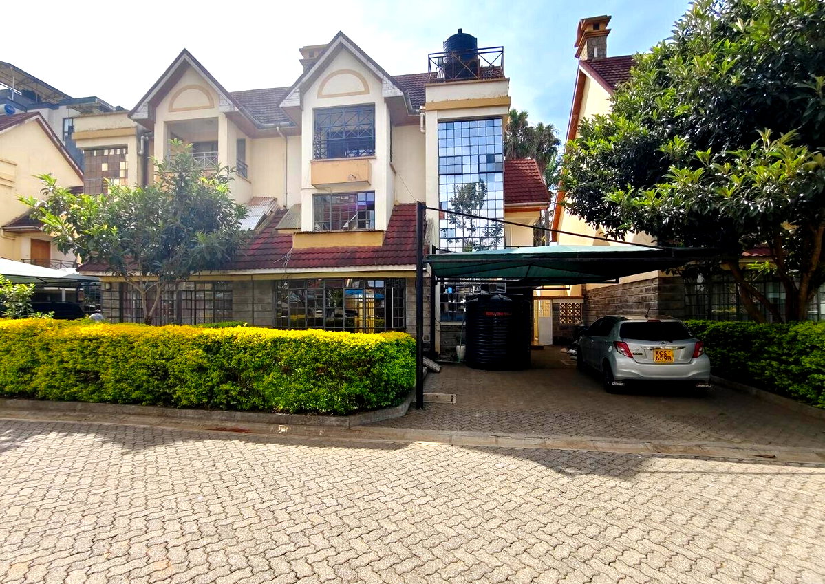 5-Ensuite Townhouse with Fireplace & DSQ - Lavington