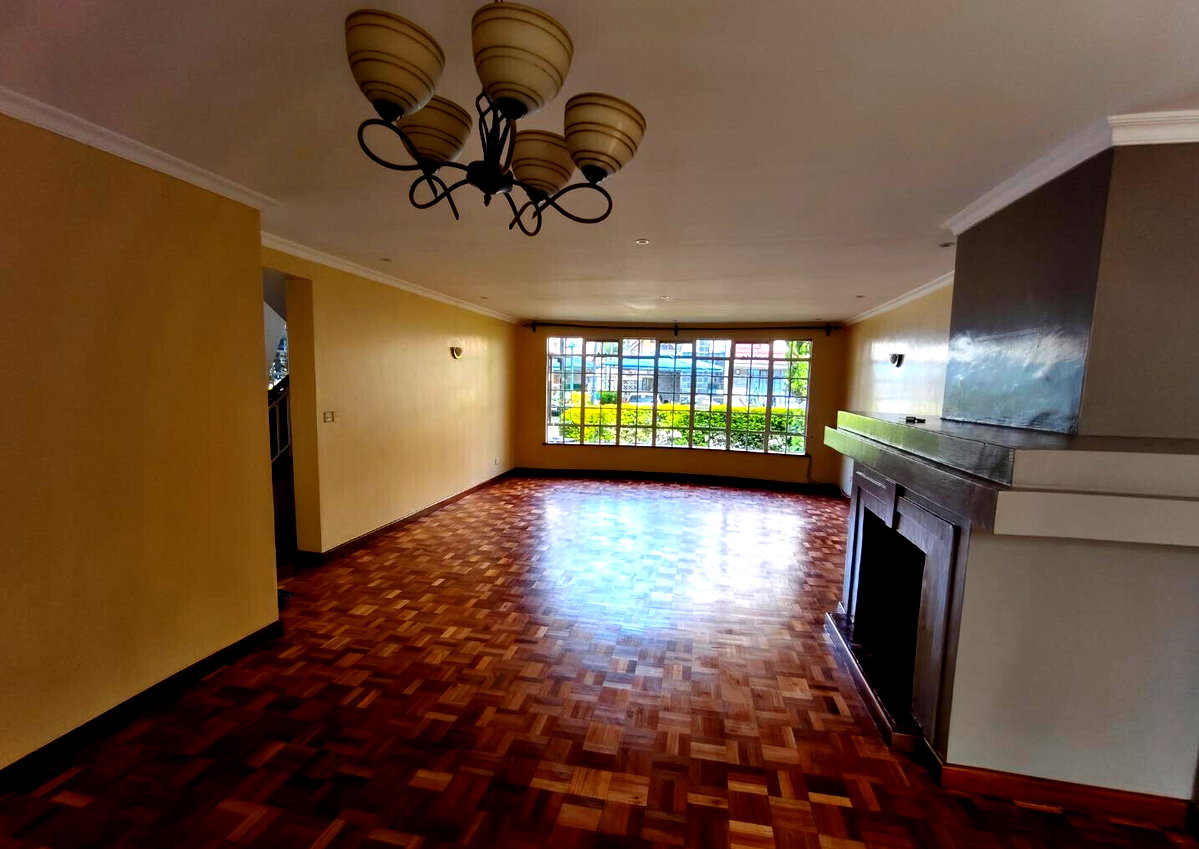 5-Ensuite Townhouse with Fireplace & DSQ - Lavington