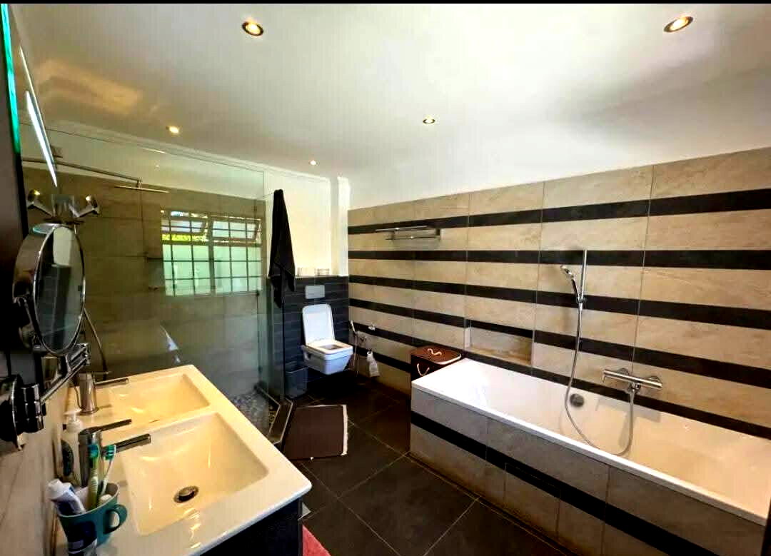 UN-Approved 5BR All-Ensuite Villa with Pool Access - Runda