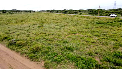 Prime 1 Acre Ewuaso Touching Tarmac at 3m - Image 9