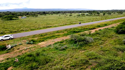 Prime 1 Acre Ewuaso Touching Tarmac at 3m - Image 6