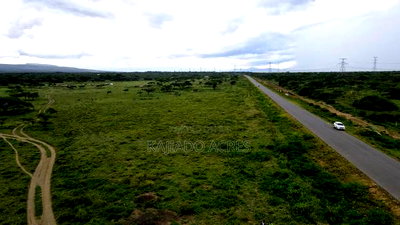 Prime 1 Acre Ewuaso Touching Tarmac at 3m - Image 1