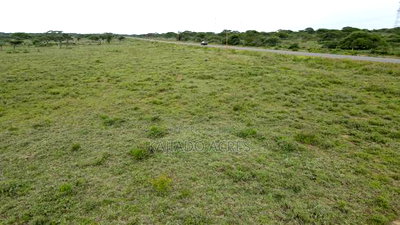 Prime 1 Acre Ewuaso Touching Tarmac at 3m - Image 7