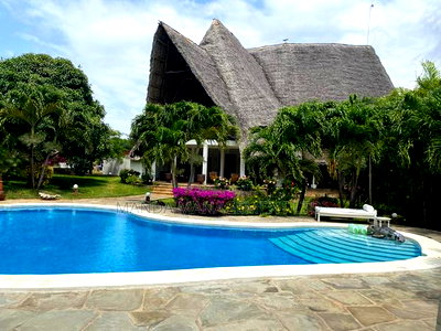 Fabulous Villa for Short Holiday - Image 2