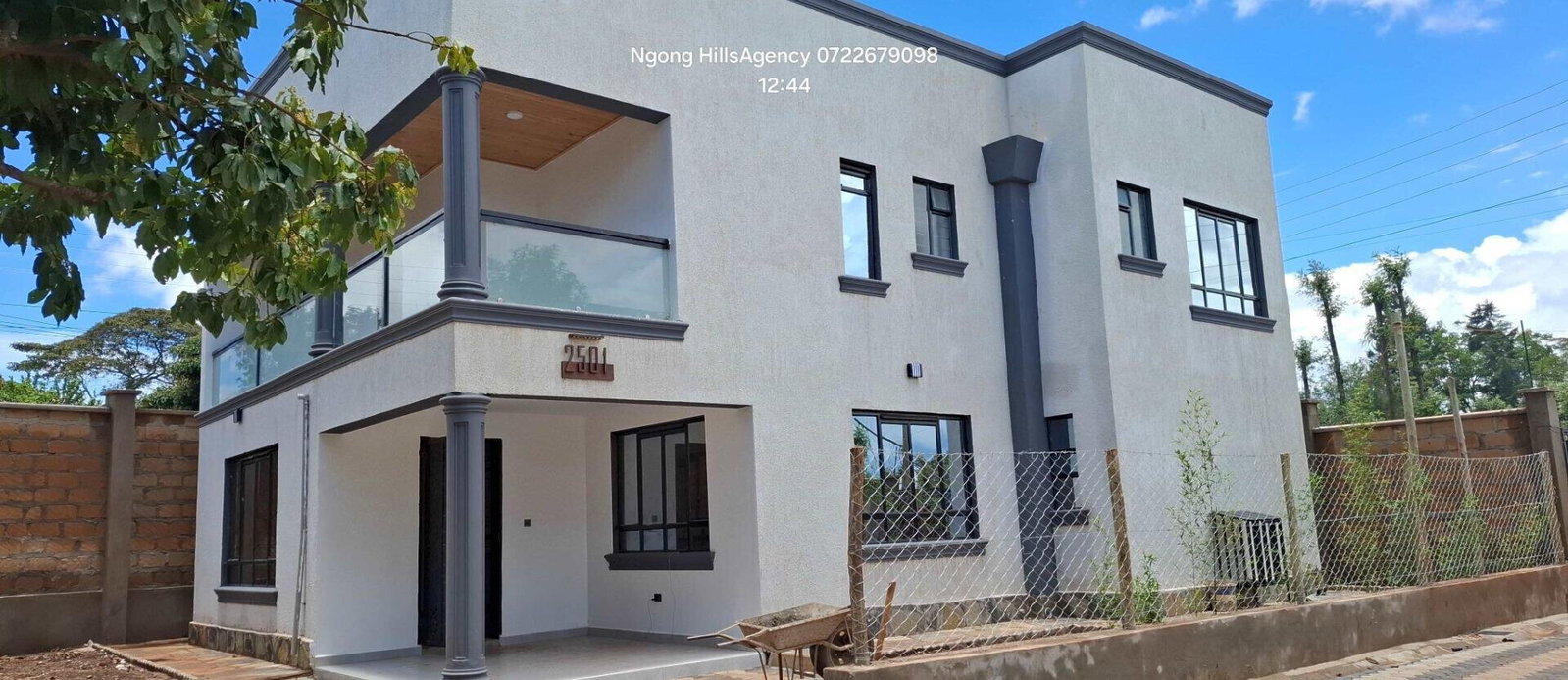 4BR Townhouse with Wooden Floors & Private Balcony - Ngong
