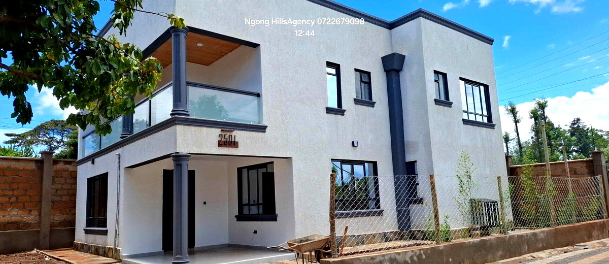 4BR Townhouse with Wooden Floors & Private Balcony - Ngong