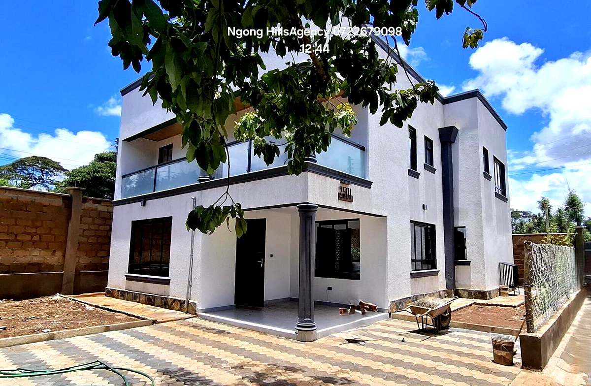 4BR Townhouse with Wooden Floors & Private Balcony - Ngong