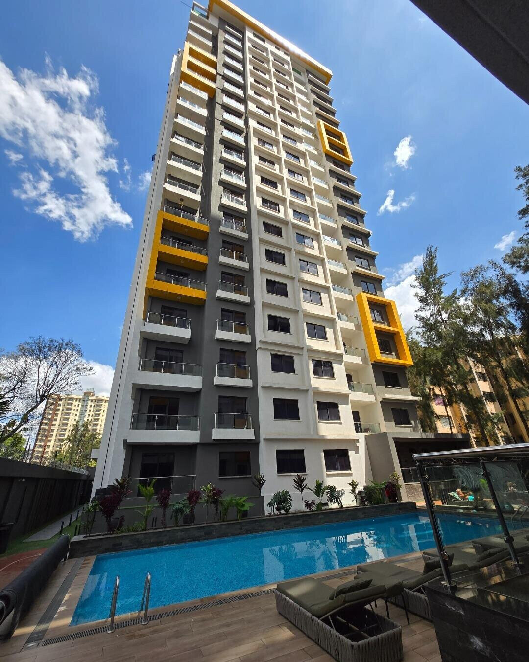 3BR Manhattan-Style Apartment with Heated Pool - Kilimani