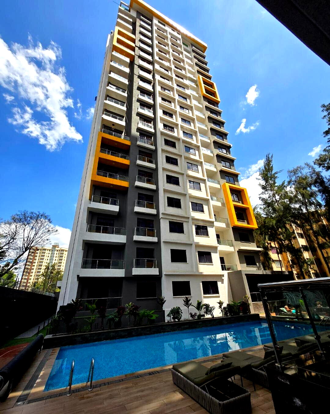 3BR Manhattan-Style Apartment with Heated Pool - Kilimani