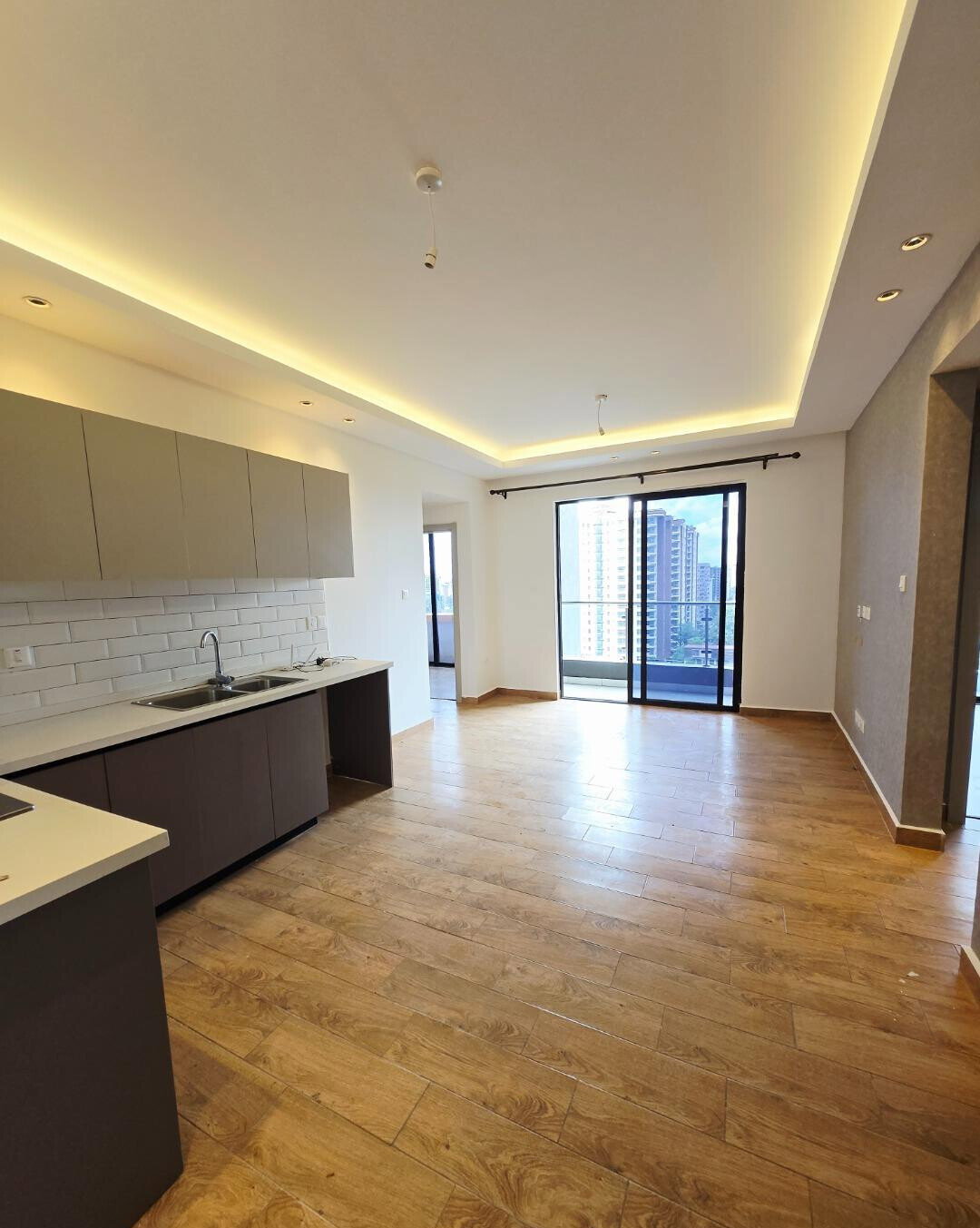 3BR Manhattan-Style Apartment with Heated Pool - Kilimani