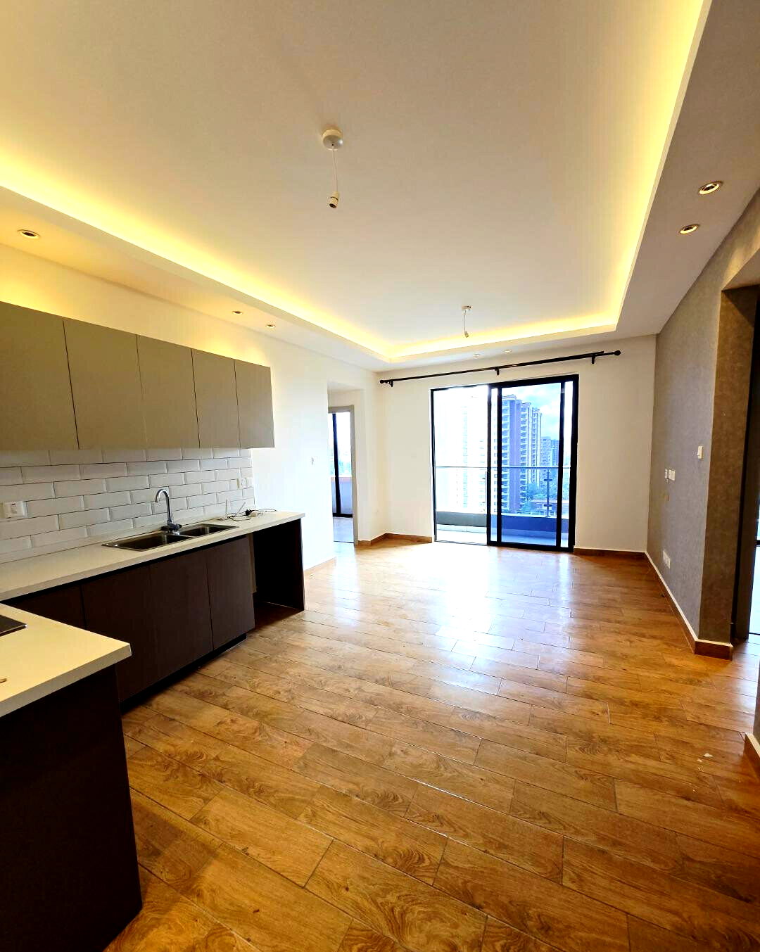 3BR Manhattan-Style Apartment with Heated Pool - Kilimani