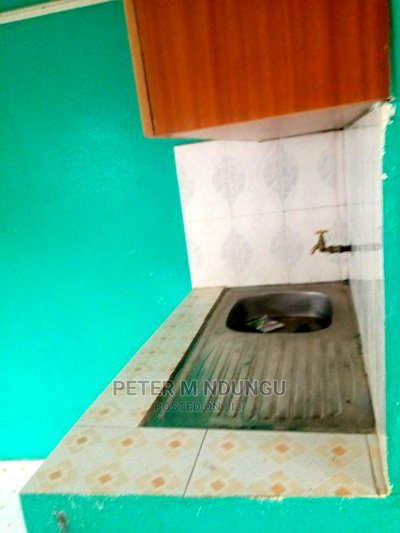 Spacious Bedsitter to Let - Image 4