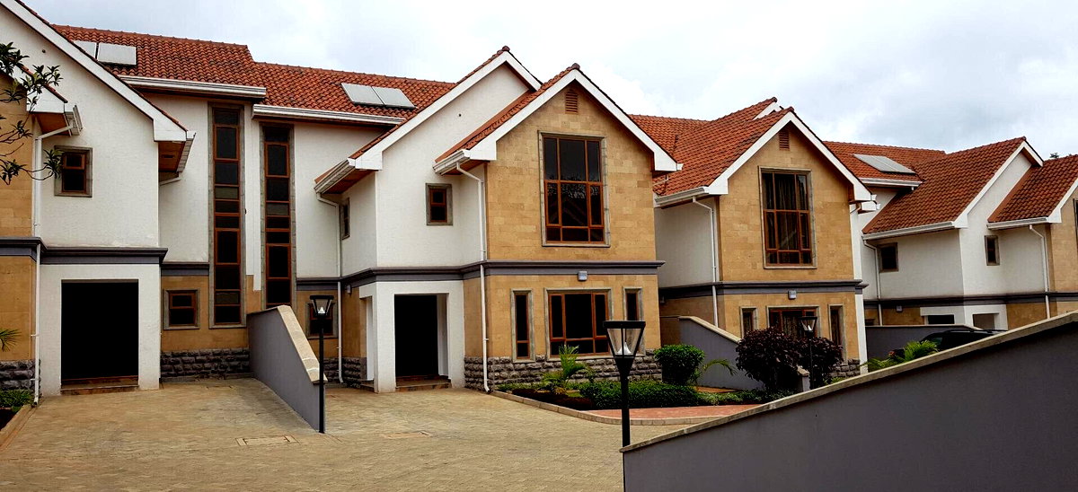 5-Ensuite Townhouse with Garden & DSQ Near Valley Arcade