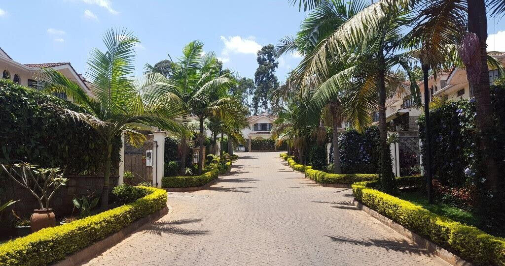 4-Ensuite Townhouse with Generator & Alarm - Westlands