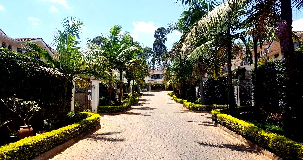 4-Ensuite Townhouse with Generator & Alarm - Westlands