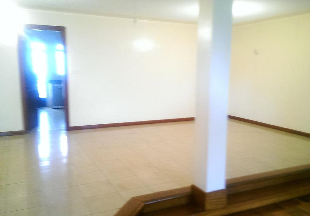 4-Ensuite Townhouse with Generator & Alarm - Westlands