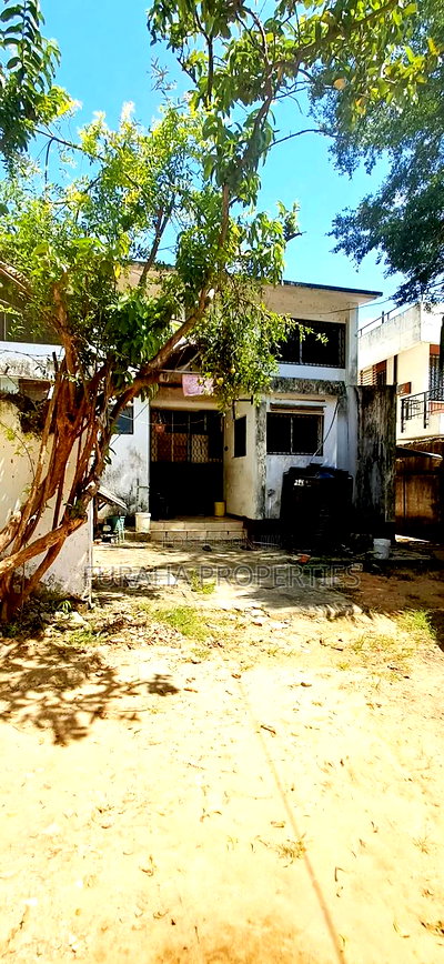 4bdrm Maisonette in Tudor for sale - Image 1