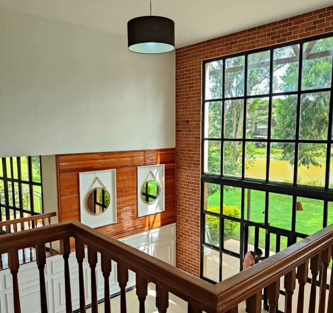 5-Ensuite Villa with Sunken Lounge & Man-Made Dam – Karen