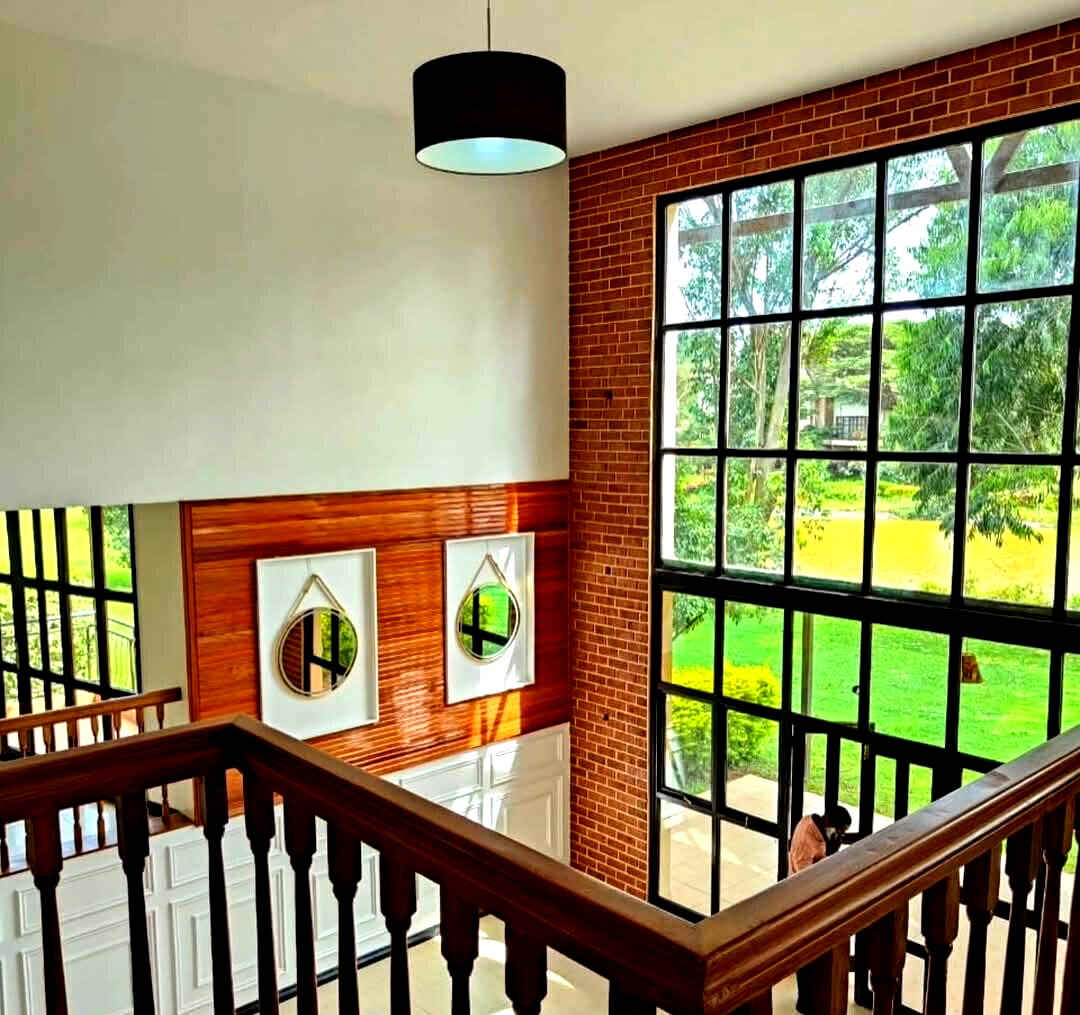 5-Ensuite Villa with Sunken Lounge & Man-Made Dam – Karen