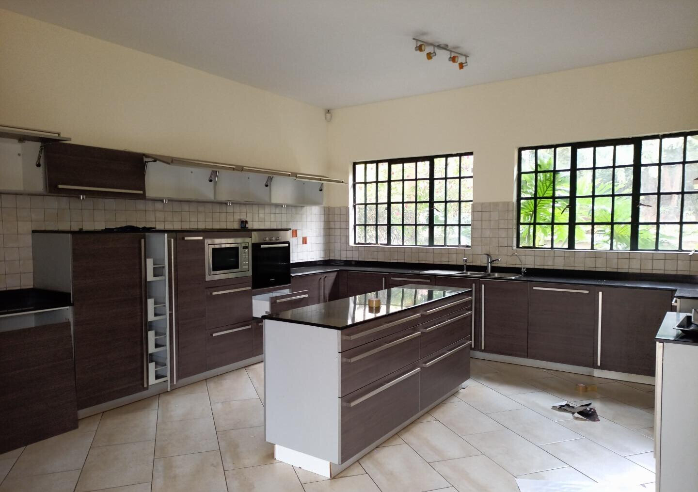 5-Ensuite Townhouse with Servant Quarter - Lower Kabete