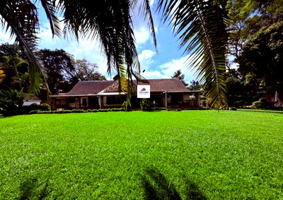 Spacious 4BR Bungalow with Garden