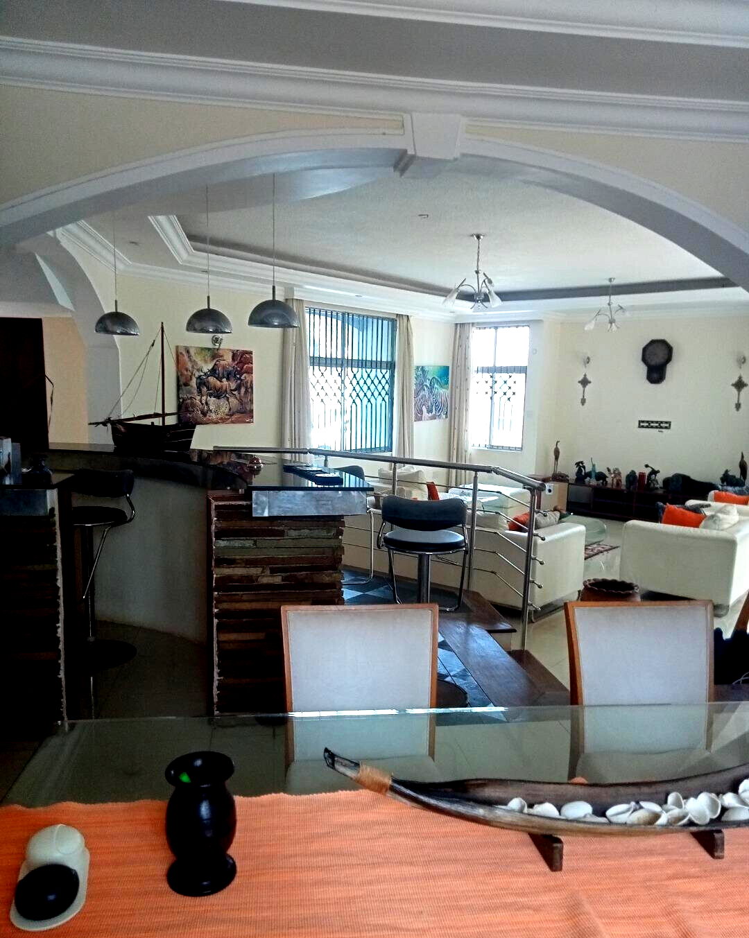 4BR Townhouse on Quarter Acre with Garden - Beach Road, Nyali