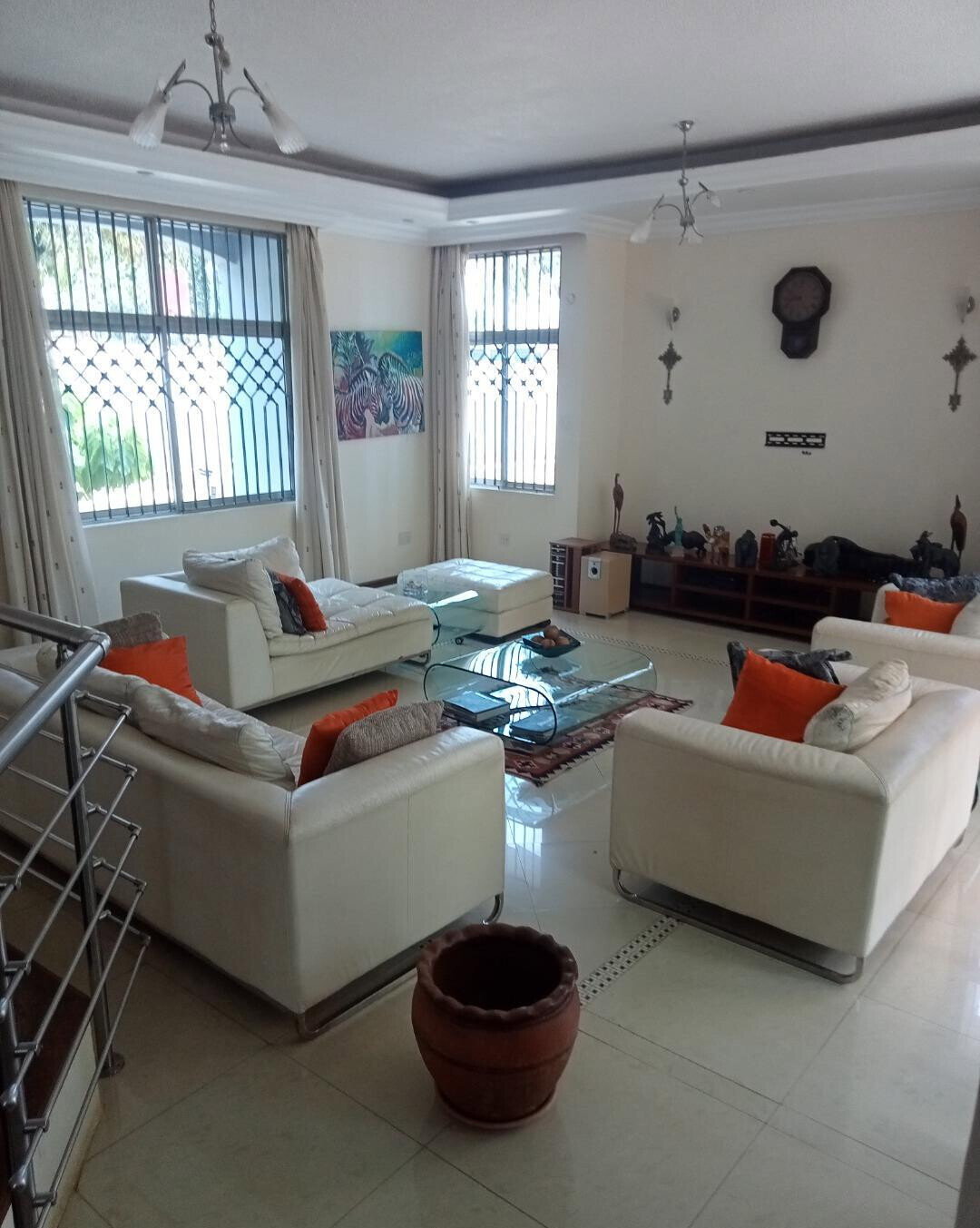 4BR Townhouse on Quarter Acre with Garden - Beach Road, Nyali