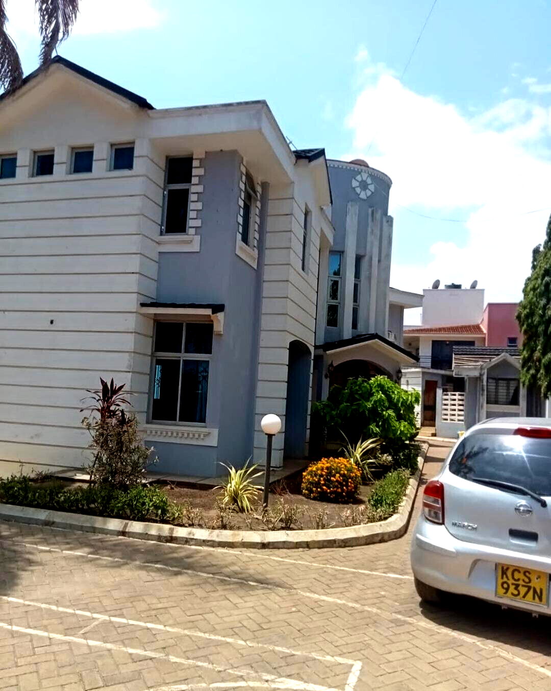 4BR Townhouse on Quarter Acre with Garden - Beach Road, Nyali