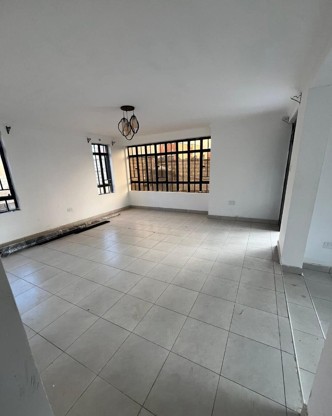 4BR All-Ensuite Townhouse in Secure Gated Community - Rimpa