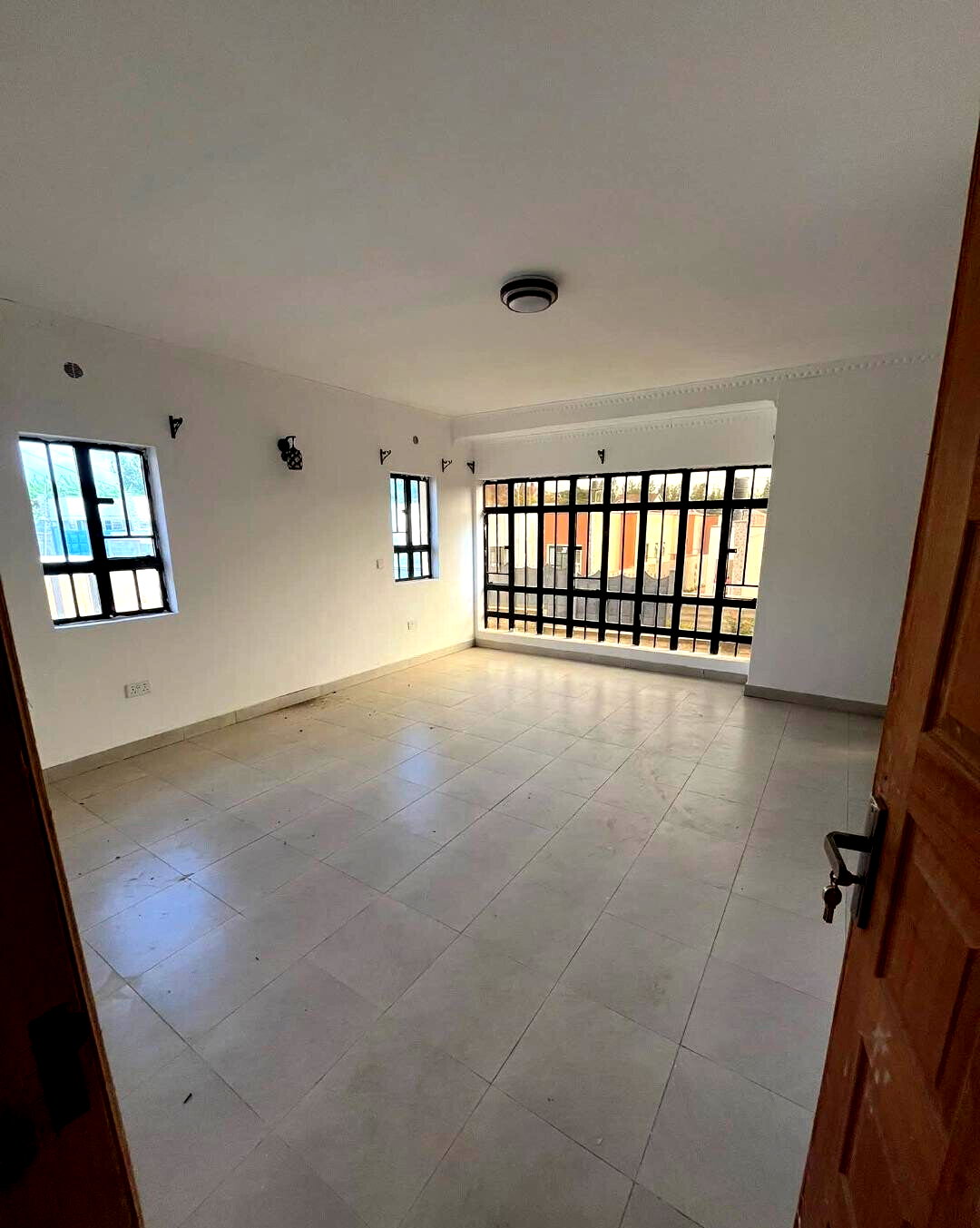 4BR All-Ensuite Townhouse in Secure Gated Community - Rimpa