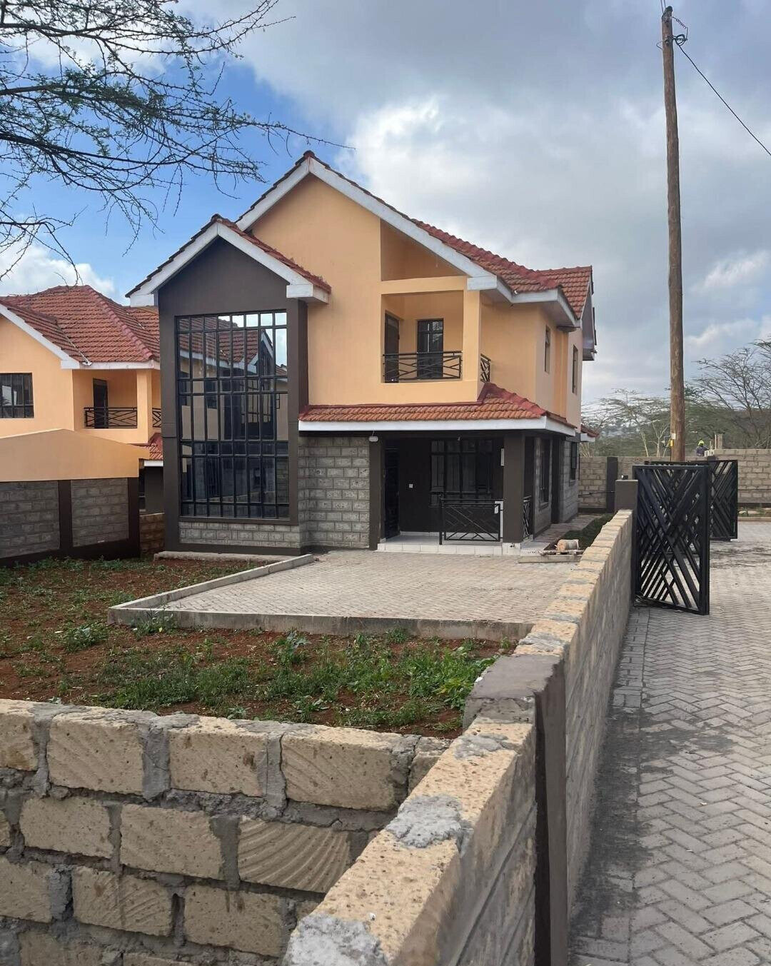 4BR All-Ensuite Townhouse in Secure Gated Community - Rimpa