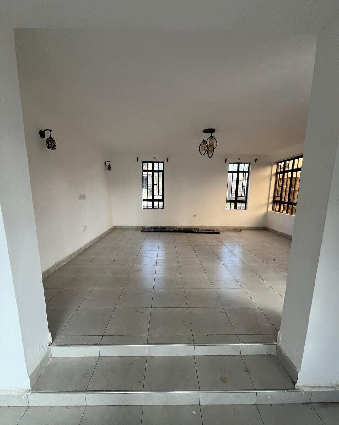 4BR All-Ensuite Townhouse in Secure Gated Community - Rimpa