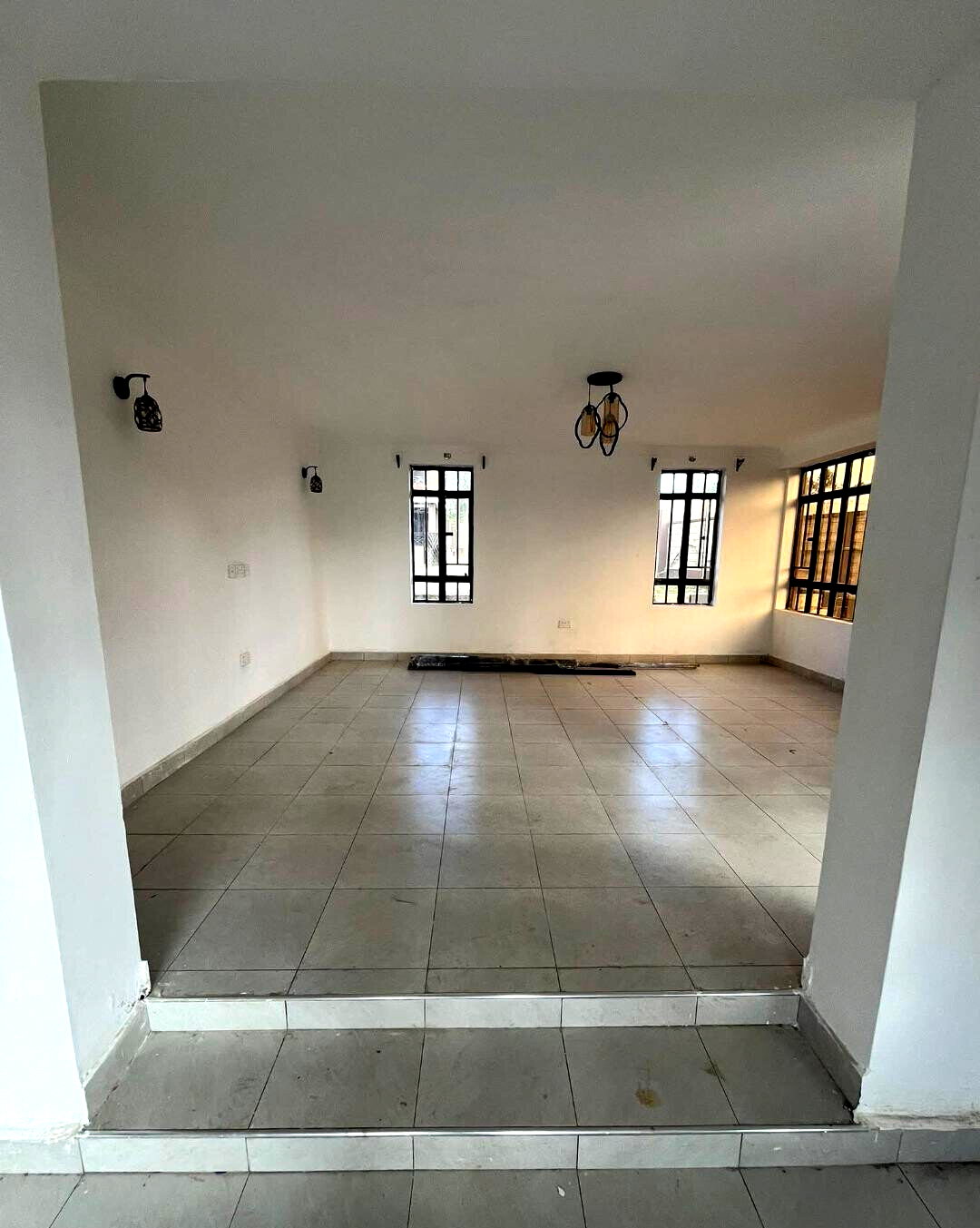 4BR All-Ensuite Townhouse in Secure Gated Community - Rimpa
