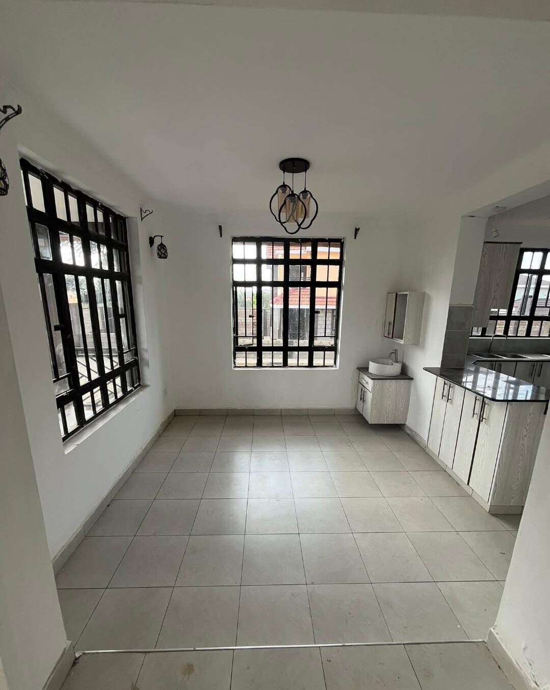 4BR All-Ensuite Townhouse in Secure Gated Community - Rimpa