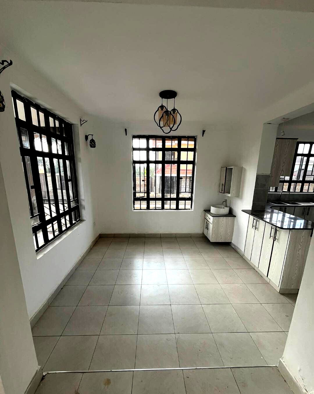 4BR All-Ensuite Townhouse in Secure Gated Community - Rimpa
