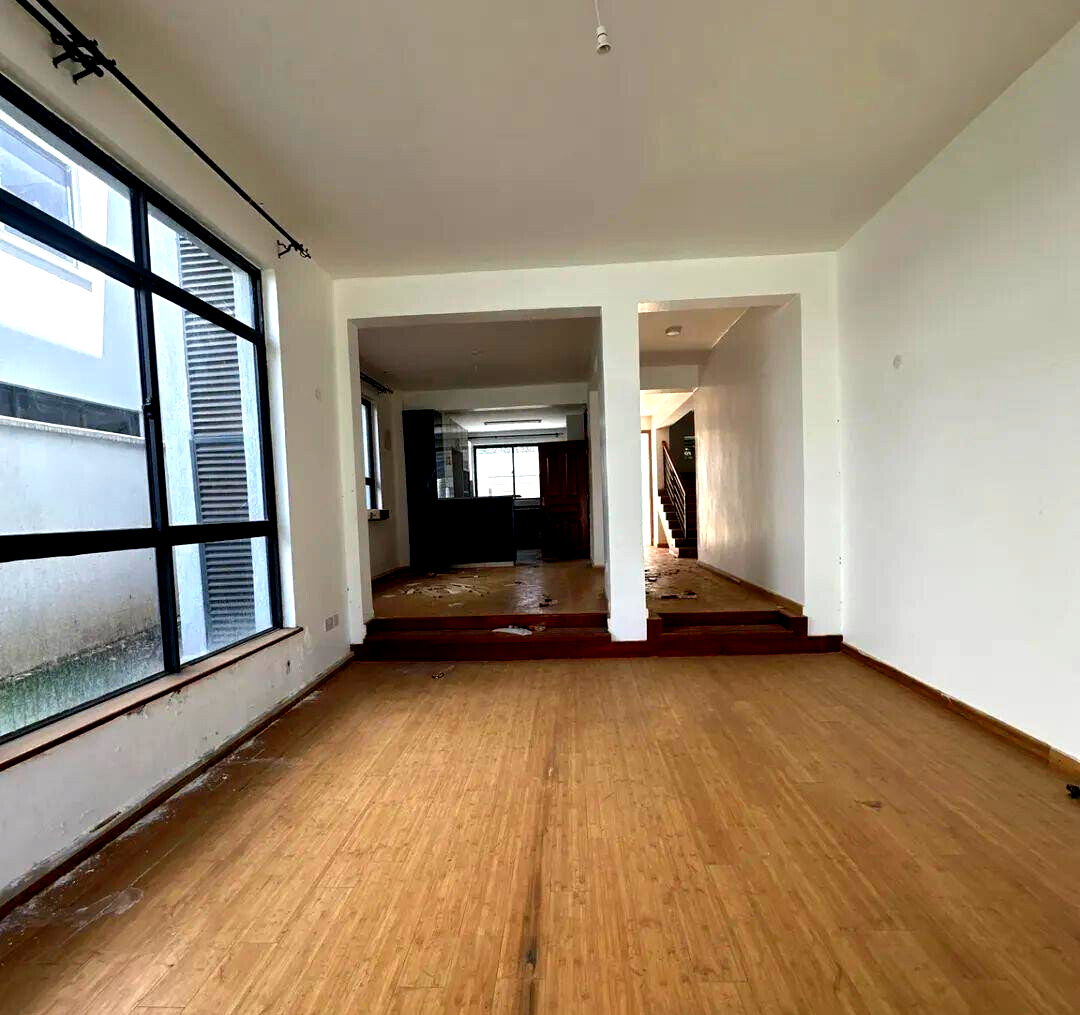 4-Ensuite Villa with DSQ & Rooftop Terrace - Lavington
