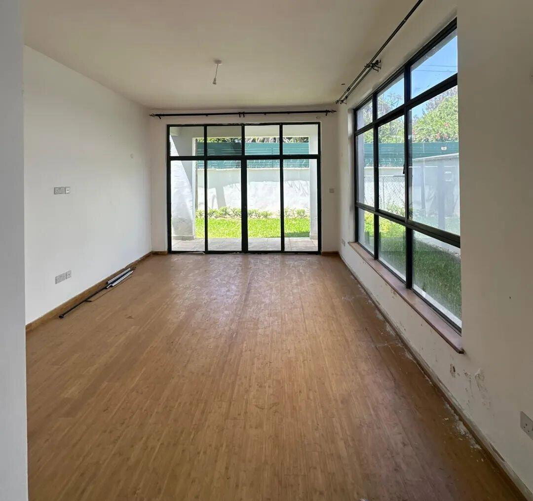 4-Ensuite Villa with DSQ & Rooftop Terrace - Lavington