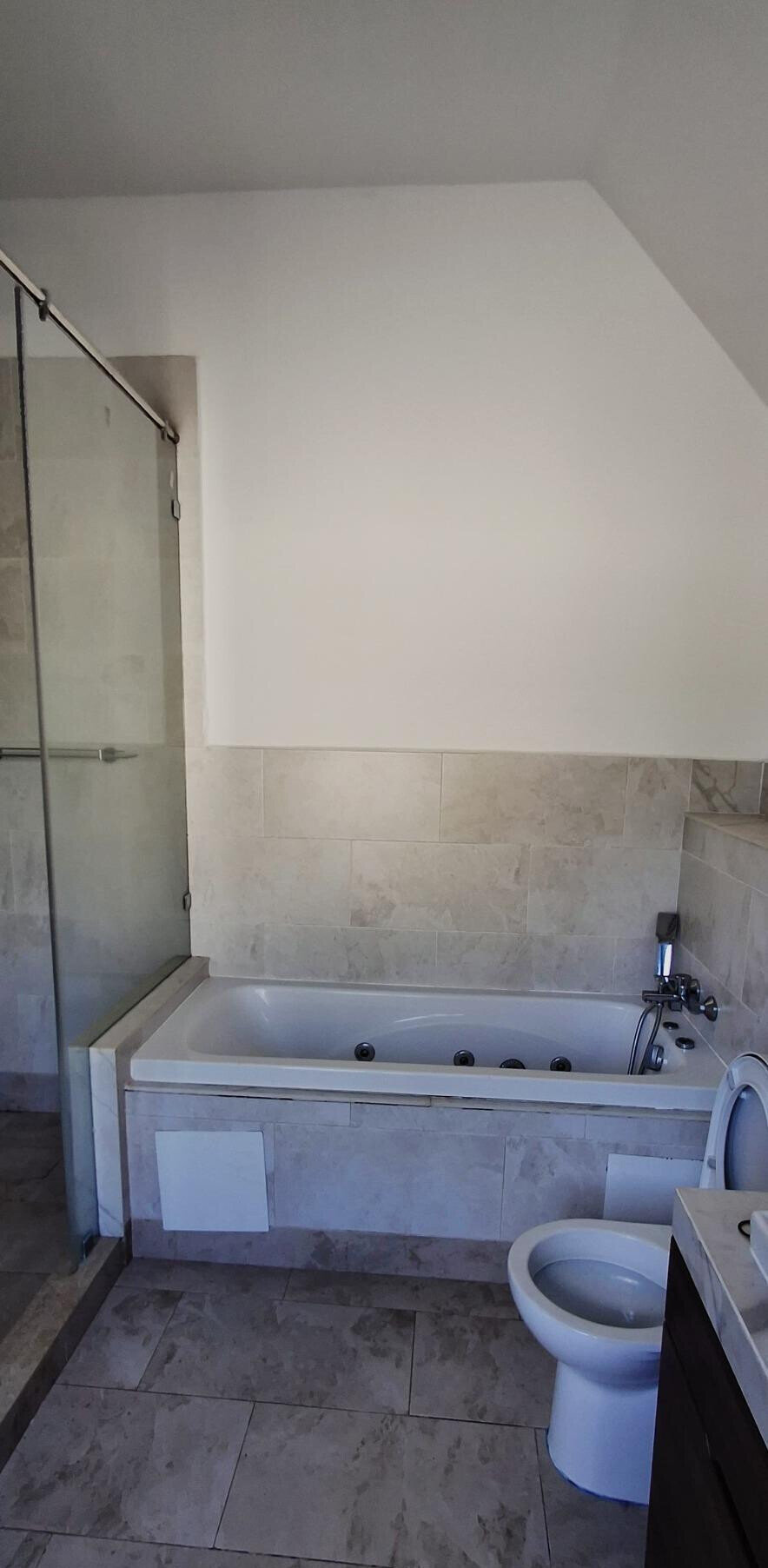 4BR Townhouse with DSQ & Pool Access - Syokimau