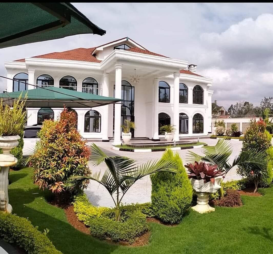 7-Ensuite Whitehouse Villa with Gym & Boardroom – Karen
