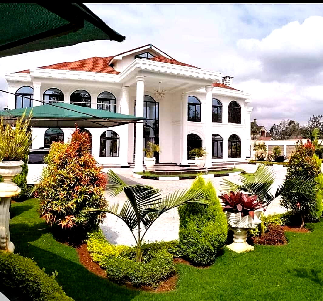 7-Ensuite Whitehouse Villa with Gym & Boardroom – Karen
