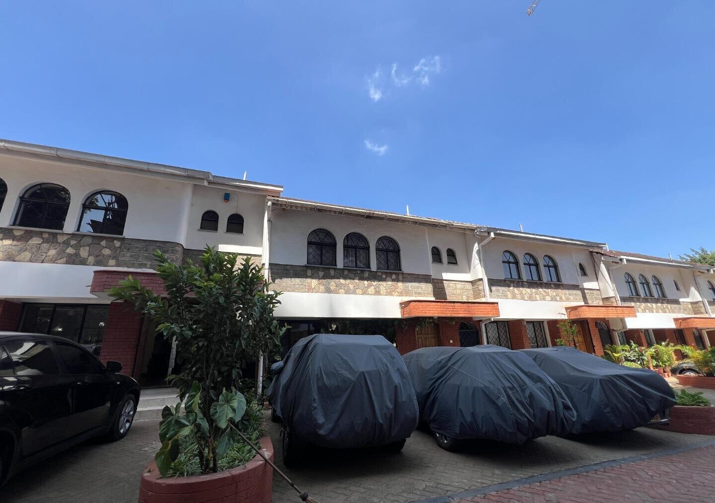 4-Bed Townhouse with DSQ in Private 8-Unit Compound - Brookside