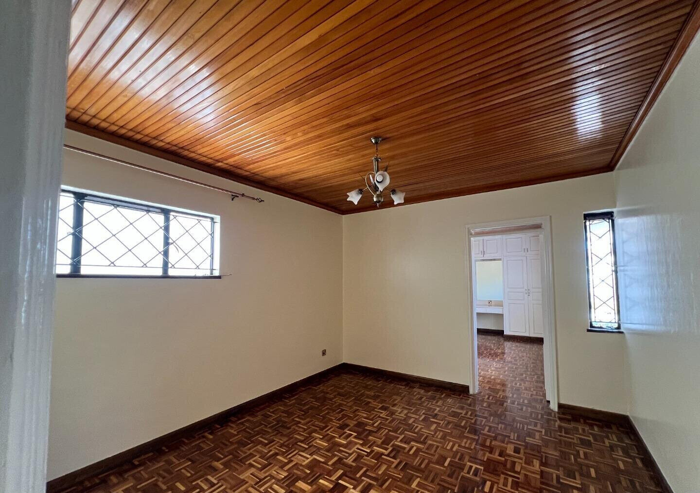 4-Bed Townhouse with DSQ in Private 8-Unit Compound - Brookside